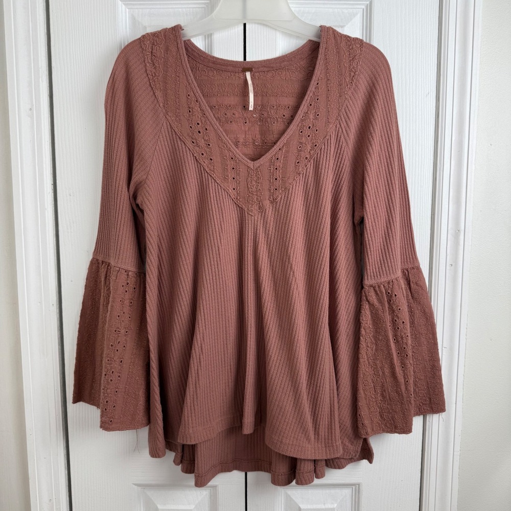 Free People Eyelet Lace Bell Sleeve Top S Mauve Pink Boho Cottagecore Ribbed‎